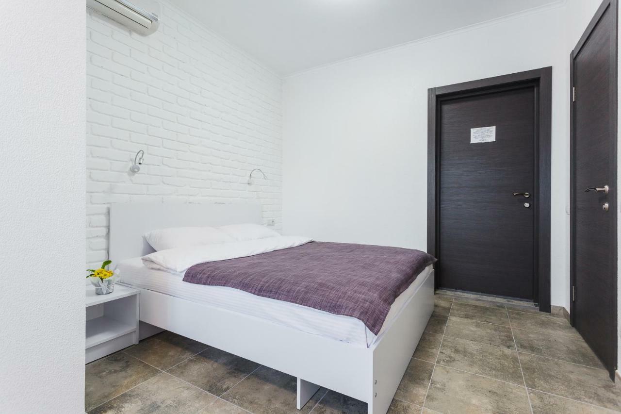 Skyhome Na Nauky Kyiv Exterior photo