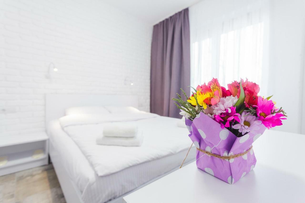 Skyhome Na Nauky Kyiv Exterior photo